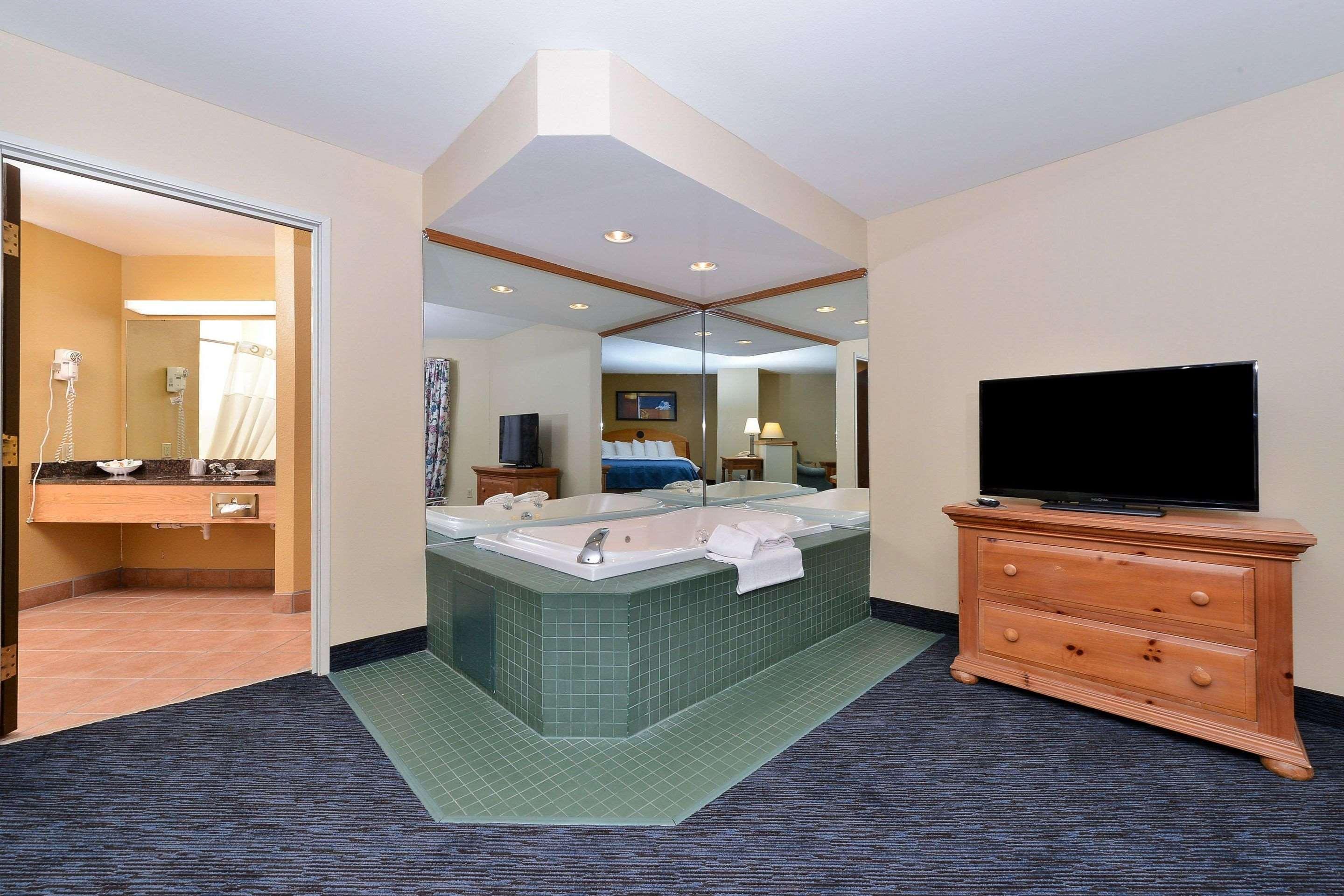 Quality Inn & Suites Shawano Eksteriør billede